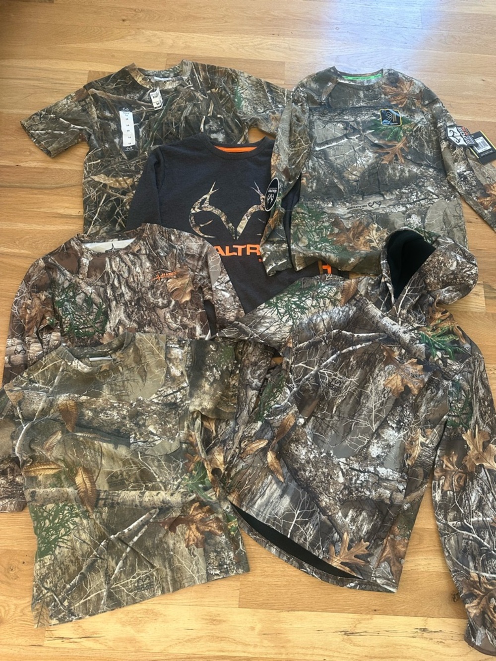 Realtree Kids Camouflage Tops in Brown and Green